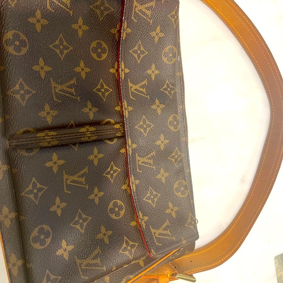 Louis Vuitton Viva Cite Monogram Canvas GM handbag - Picture 5 of 12